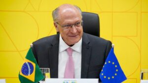 Alckmin defende ajuste fiscal justo e anuncia isenção da cesta básica em 2027
