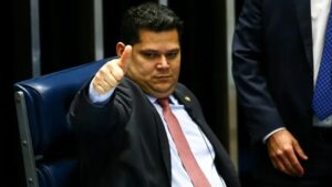 Alcolumbre pode promulgar PEC do fim da escala 6×1 já na próxima semana se votação passar esta quarta