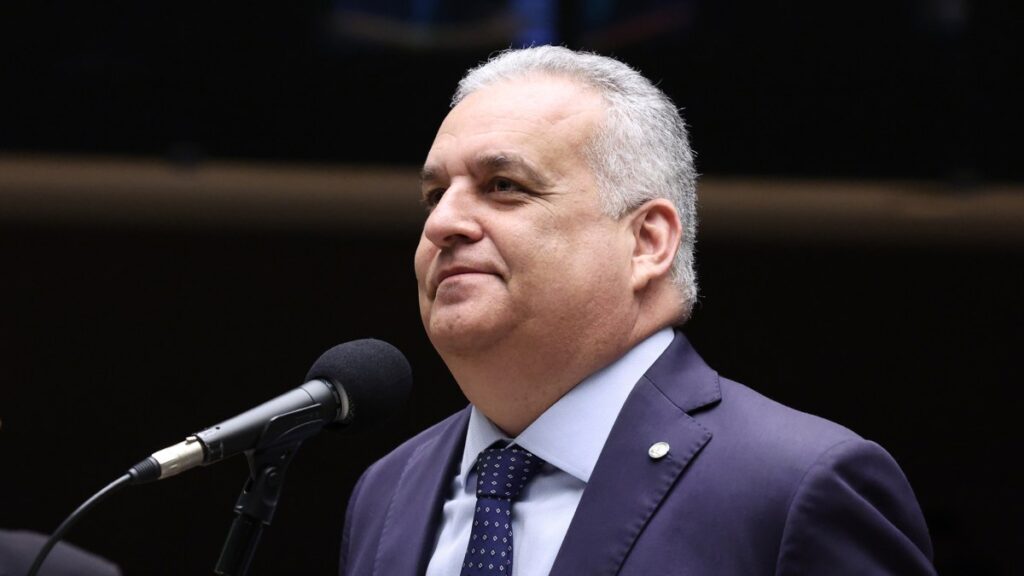 Candidato a vice de Flávio Bolsonaro amplifica fake news contra Lula e fala em propina de R$ 1 bilhão