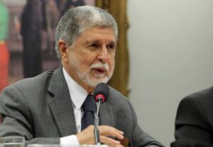 Amorim adverte: ‘Flávio Bolsonaro seria uma subserviência aos EUA jamais vista’