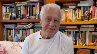 Antônio Fagundes coleciona 50 bengalas e já foi preso por causa de uma delas aos 77 anos