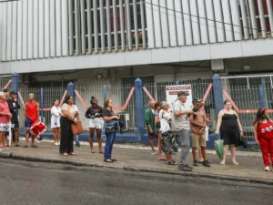 Deputado Arlindo Chinaglia propõe até 10 anos de prisão para gestores que reduzem ônibus em eleições