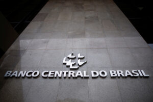 Banco Central alerta para avanço da inadimplência, mas descarta risco à estabilidade financeira