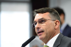 ‘Barão do agro’ denunciado por compra de sentenças doa R$ 1,1 milhão para campanha de Flávio Bolsonaro