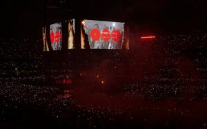 BTS faz primeiro show no Brasil em 7 anos e inaugura turnê ARIRANG em São Paulo