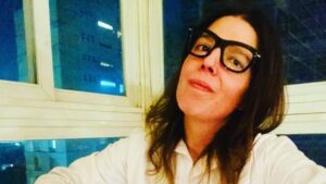Morre Camila Kfouri, filha do jornalista Juca Kfouri, aos 48 anos