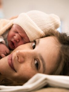 Caroline Dallarosa anuncia nascimento da primeira filha, Lia