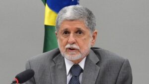 Celso Amorim alerta contra interferência americana nas eleições e defende soberania do Brasil