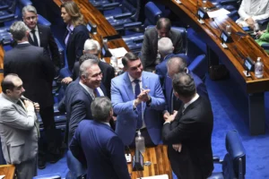 Centrão articula volta das bets após eleição com apoio de Flávio Bolsonaro