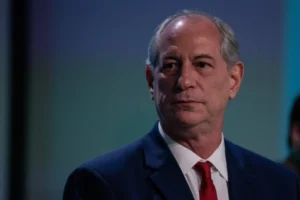 Ciro Gomes contesta eleição do Ceará na Justiça e acusa PT de fraude