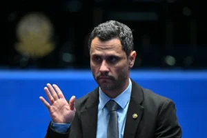 Cleitinho Azevedo (Republicanos) é eleito governador de Minas Gerais no primeiro turno