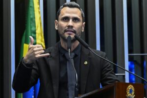 Cleitinho lidera pesquisa e pode vencer em primeiro turno em Minas Gerais