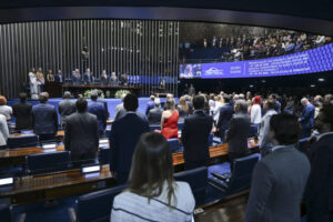 Congresso promulga fim da escala 6×1: nova regra vale em dezembro com dois dias de descanso