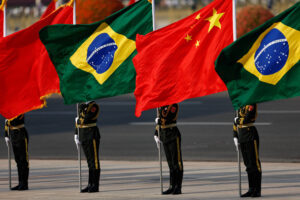 Datafolha: brasileiros confiam mais na China que nos EUA como parceiro comercial
