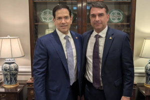 Deputados democratas dos EUA cobram explicações a Rubio sobre entrada de Flávio Bolsonaro