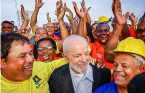 Desemprego cai para 5,2% no terceiro trimestre — menor nível desde 2012