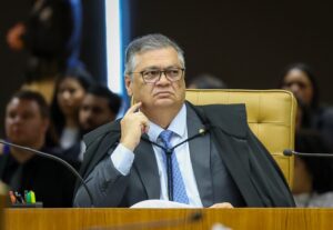 Ministro Flávio Dino expõe arsenal de ameaças de morte e confirma: ‘Não recuarei nas funções’