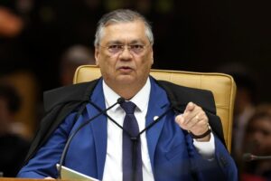 Dino encerra ação no STF após TSE manter ar post de Tabet sobre Nossa Senhora