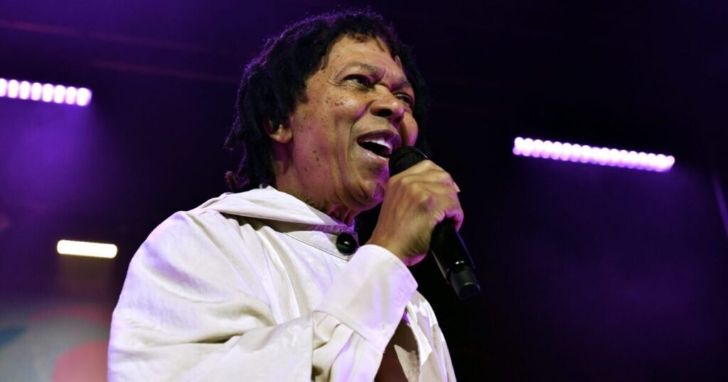 Djavan é confirmado no Réveillon de Copacabana 2027 e faz história