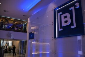 Mercado reage à reeleição de Lula: dólar sobe 12% e Bolsa cai 16%