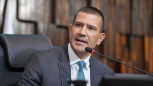 Douglas Ruas promete presença constante do Estado nas comunidades do Rio e reforço de segurança