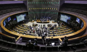 Eleições 2026: PT e PSOL crescem na Câmara dos Deputados; Centrão perde cadeiras