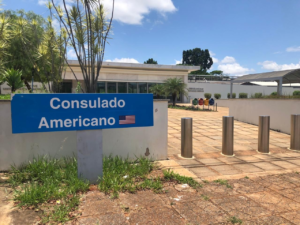EUA suspendem serviços consulares em todo o Brasil por questões de segurança