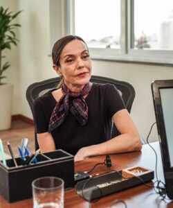 Flávia Monteiro retorna à Globo após 20 anos e celebra novo desafio em série do Globoplay