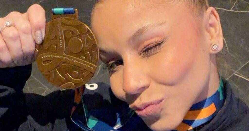 Flávia Saraiva conquista pódio emocionante no Mundial de ginástica artística com bronze histórico