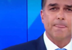 Flávio Bolsonaro expõe desprezo por Belém no debate da Globo: ‘Lugar com cheiro ruim’