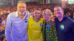 Comparsa de Flávio Bolsonaro é preso pela PF por ligações com milícias e Comando Vermelho