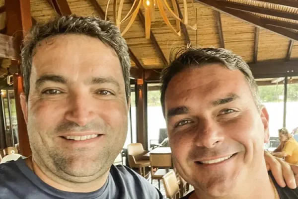 Flávio Bolsonaro pede a Moraes acesso a inquérito sobre Willer Tomaz
