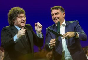 Proposta de Flávio Bolsonaro reduziria salário mínimo para apenas R$ 852; veja as contas