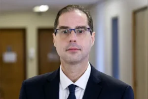 Economista de Flávio Bolsonaro aprovou parecer contra piso do frete dos caminhoneiros