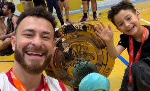 Fred Bruno celebra conquista no basquete apenas 5 dias após levar tiro no pé