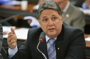 Garotinho desiste de recurso no TSE e abre caminho para vitória de bolsonarista no RJ