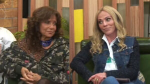 Giovanna Gold se irrita com Christina Rocha na Live do Eliminado de A Fazenda 18