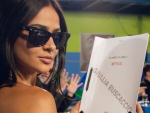 Giullia Buscaccio vai protagonizar nova novela da Globo após sucesso na Netflix