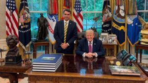 Governo Trump destina US$ 1 milhão para projeto contra o STF, denuncia The Guardian