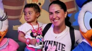 Graciele Lacerda gasta bolada em férias na Disney com filha de 1 ano