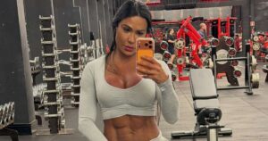 Gracyanne Barbosa aos 43 anos: solteira faz desabafo sobre caos na vida e revela o que a mantém nos treinos
