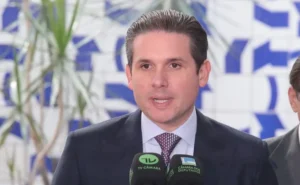 Hugo Motta celebra avanço do fim da escala 6×1 no Senado com votação aprovada