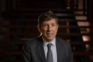 João Amoêdo declara voto em Lula e faz revelação chocante: ‘Flávio me preocupa mais que o pai’