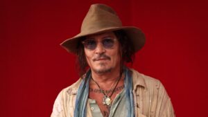 Johnny Depp é dono de vila luxuosa na França inspirada em ‘Piratas do Caribe’ com fortuna de US$ 150 milhões