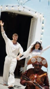 Juliette faz sucesso com minifilme criativo ao lado de Kaíque Cerveny antes do casamento