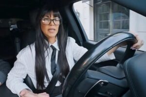 Kourtney Kardashian confessa perrengue: já fez xixi nas calças enquanto dirigia