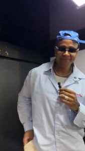 Léo Santana abre Folianópolis 2026 com tema de Halloween e ex-BBBs roubam o show