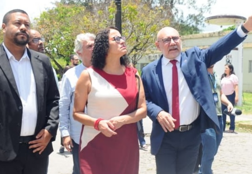 Ministério investe R$ 40 milhões em equipamentos para UFPE após incêndio
