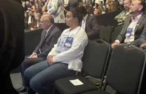 Lula leva mãe de Ana Clara ao debate da Globo enquanto Flávio defende o PM acusado