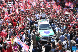 Lula mobiliza caminhoneiros em SP para segundo turno das eleições presidenciais